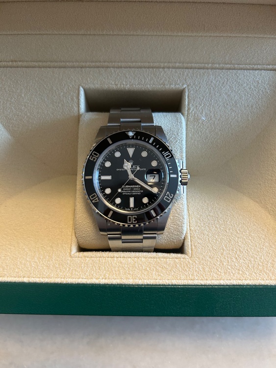 ロレックス サブマリーナー 126610Ln（高級時計）の商品画像 - 査定依頼日：2025年9月7日 - 最高査定価格：2,030,000円