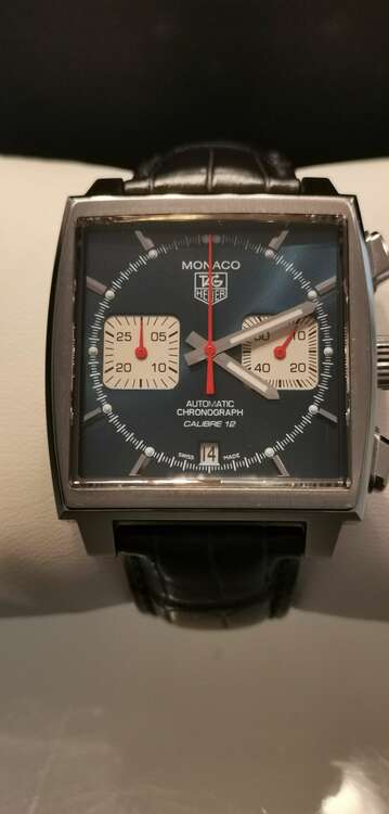 タグホイヤー モナコ CAW211（高級時計）の商品画像 - 査定依頼日：2025年5月10日 - 最高査定価格：550,000円