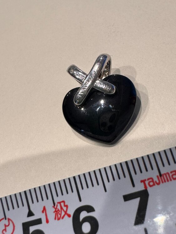 ショーメ　リアンハート　ペンダントトップ（金・貴金属）の商品画像 - 査定依頼日：2025年2月6日 - 最高査定価格：30,000円