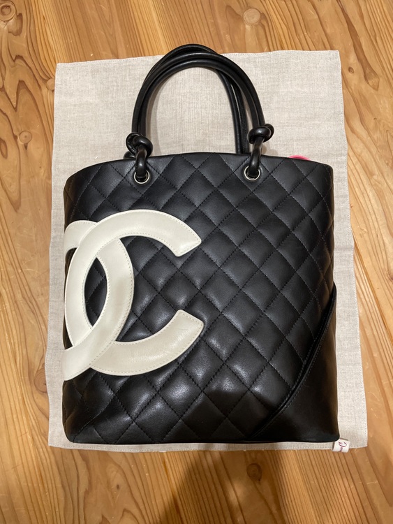 9895444（ブランドバッグ）の商品画像 - 査定依頼日：2025年7月12日 - 最高査定価格：150,000円