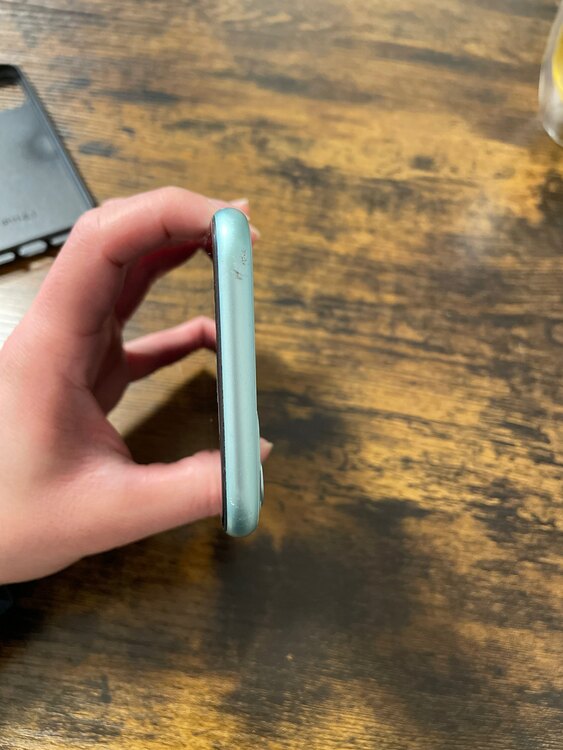 iPhone11 128GB SIMフリー（スマホ）の商品画像 - 査定依頼日：2025年1月16日 - 最高査定価格：26,000円