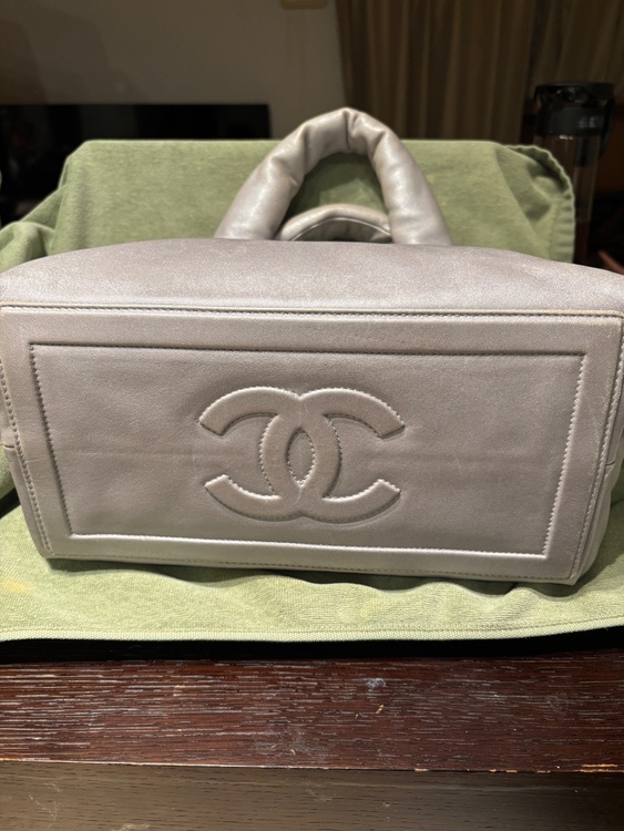 コココクーン　レザー（ブランドバッグ）の商品画像 - 査定依頼日：2026年3月22日 - 最高査定価格：95,000円