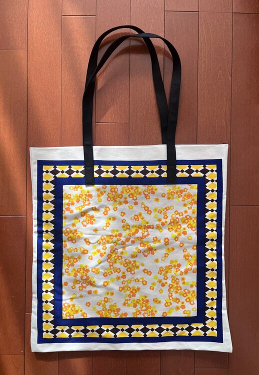 マルニ　バンダナトート　サンオレンジ（ブランド財布・小物）の商品画像 - 査定依頼日：2024年11月13日 - 最高査定価格：8,000円