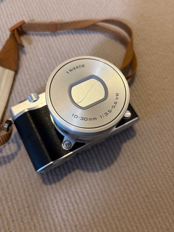 Nikon 1 J5（カメラ）の商品画像 - 査定依頼日：2026年1月12日 - 最高査定価格：18,000円