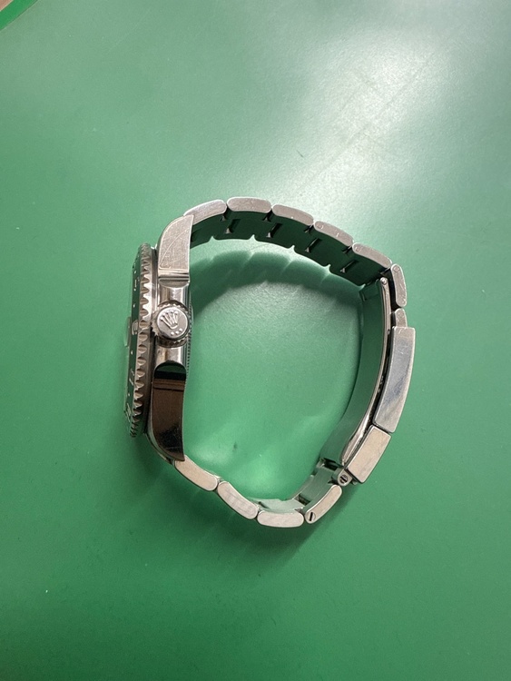 ロレックス GMTマスター （高級時計）の商品画像 - 査定依頼日：2025年12月6日 - 最高査定価格：1,950,000円