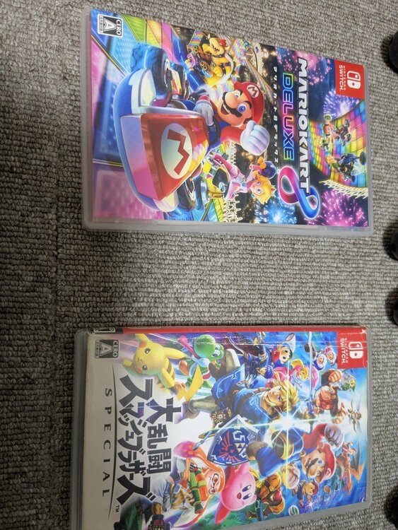 ニンテンドースイッチとソフト２本、コントローラー3個（ゲーム機本体・ゲームソフト）の商品画像 - 査定依頼日：2026年10月12日 - 最高査定価格：15,000円
