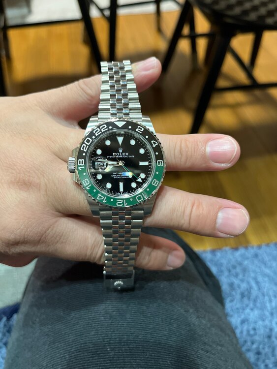 ロレックス GMTマスター 126720VTNr（高級時計）の商品画像 - 査定依頼日：2025年2月22日 - 最高査定価格：2,750,000円