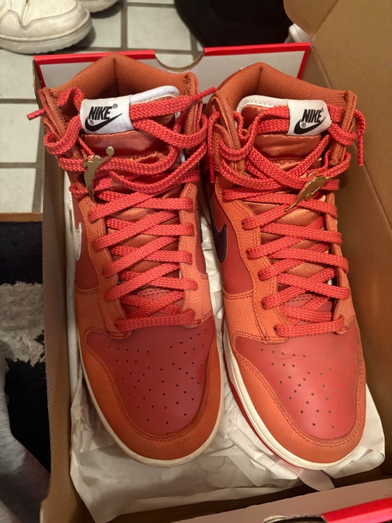 NBA X WNBA X DUNK HI RETRO EMB/DH8008－80（古着・ファッション）の商品画像 - 査定依頼日：2026年5月1日 - 最高査定価格：2,500円