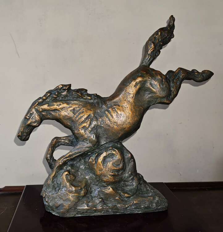 北村西望作　午ブロンズ像『躍進』（西望刻印入）（美術品・骨董品）の商品画像 - 査定依頼日：2025年4月18日 - 最高査定価格：4,000円