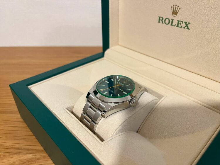 ロレックス ミルガウス 116400G（高級時計）の商品画像 - 査定依頼日：2025年8月3日 - 最高査定価格：1,670,000円