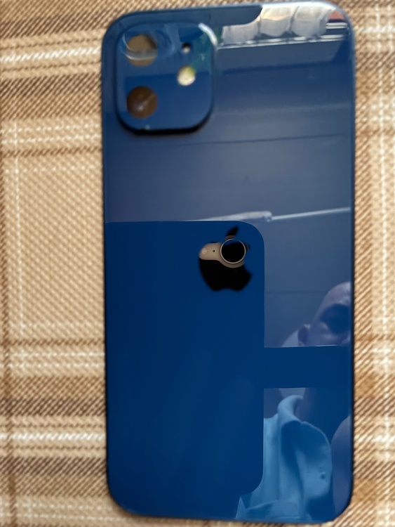 iPhone 12 128GB au（スマホ）の商品画像 - 査定依頼日：2026年3月28日 - 最高査定価格：27,000円