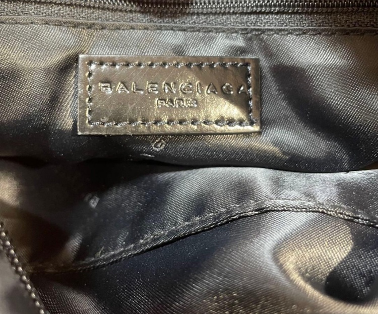 バレンシアガ  （ブランドバッグ）の商品画像 - 査定依頼日：2026年2月11日 - 最高査定価格：23,000円