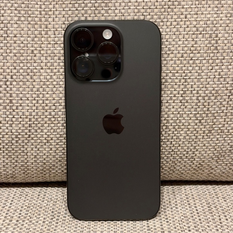 iPhone 16 Pro 256GB 本体 SIMフリー ブラックチタニウム（スマホ）の商品画像 - 査定依頼日：2026年9月26日 - 最高査定価格：121,000円