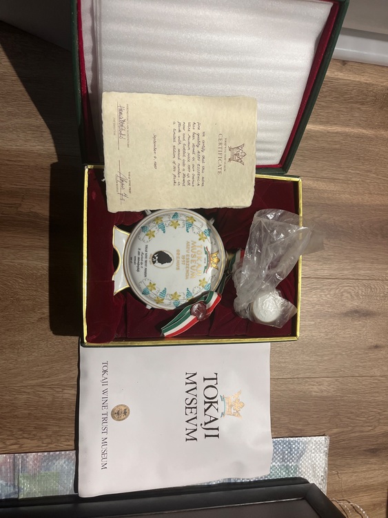 TOKAJI ASZU ESSZENCIA 1957（お酒）の商品画像 - 査定依頼日：2025年9月26日 - 最高査定価格：7,000円