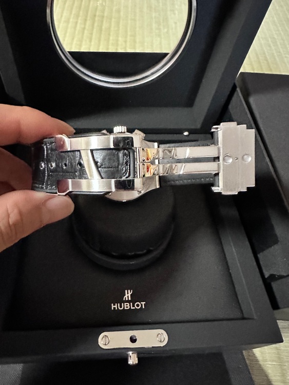 ウブロ クラシックフュージョン 525.NX.0170.Lr（高級時計）の商品画像 - 査定依頼日：2025年6月15日 - 最高査定価格：910,000円