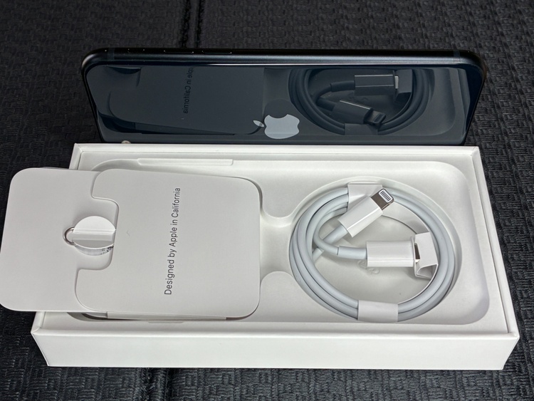 iPhone SE (第 3 世代) 64GB docomo（スマホ）の商品画像 - 査定依頼日：2026年4月17日 - 最高査定価格：20,000円