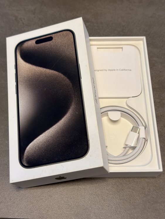 iPhone iPhone 15 Pro 256GB SIMフリー（スマホ）の商品画像 - 査定依頼日：2026年9月27日 - 最高査定価格：92,000円