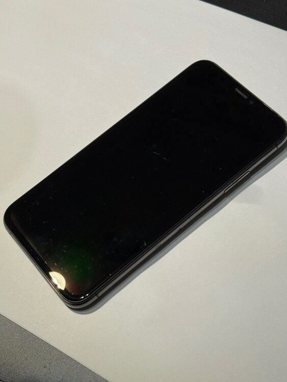 iPhoneXs 256G スペースグレー（スマホ）の商品画像 - 査定依頼日：2025年4月18日 - 最高査定価格：17,000円