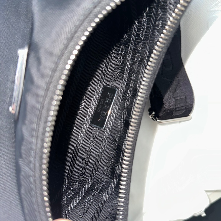 プラダ  （ブランドバッグ）の商品画像 - 査定依頼日：2026年2月17日 - 最高査定価格：160,000円