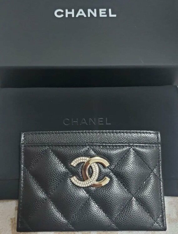 カードケース（ブランド財布・小物）の商品画像 - 査定依頼日：2025年12月14日 - 最高査定価格：100,000円