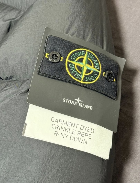 STONE ISLAND ロングダウン ダウンコート（古着・ファッション）の商品画像 - 査定依頼日：2026年8月28日 - 最高査定価格：28,000円