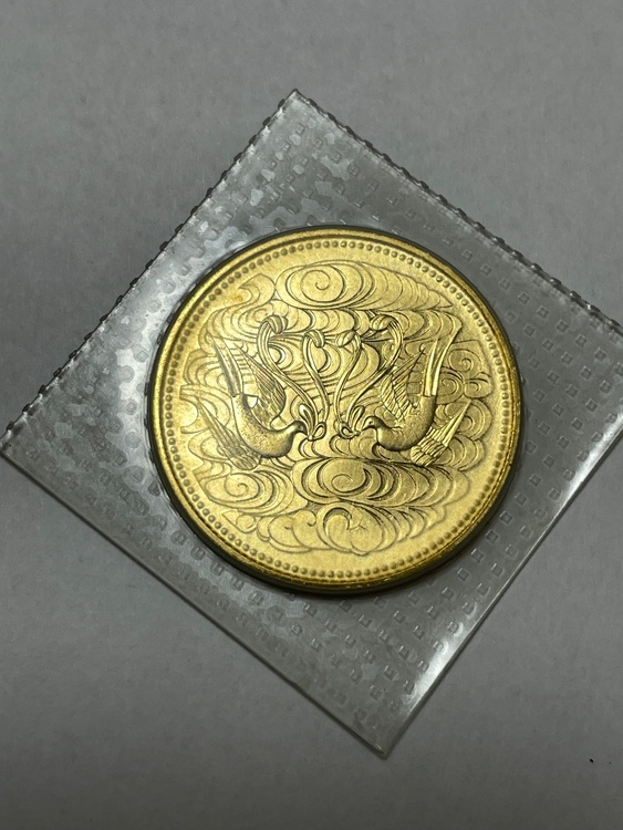 天皇陛下御在位60年記念10万円金貨（金・貴金属）の商品画像 - 査定依頼日：2026年6月6日 - 最高査定価格：100,000円