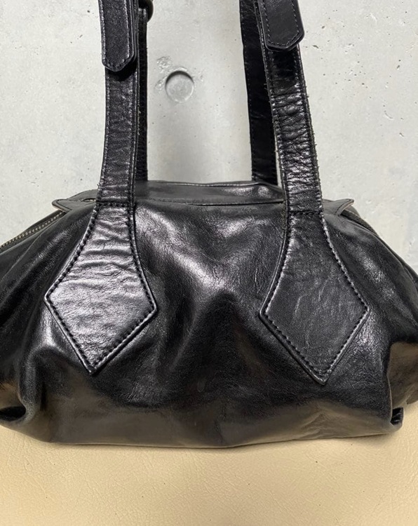 Vivienne Westwood レザーバッグ（ブランドバッグ）の商品画像 - 査定依頼日：2026年3月7日 - 最高査定価格：10,000円