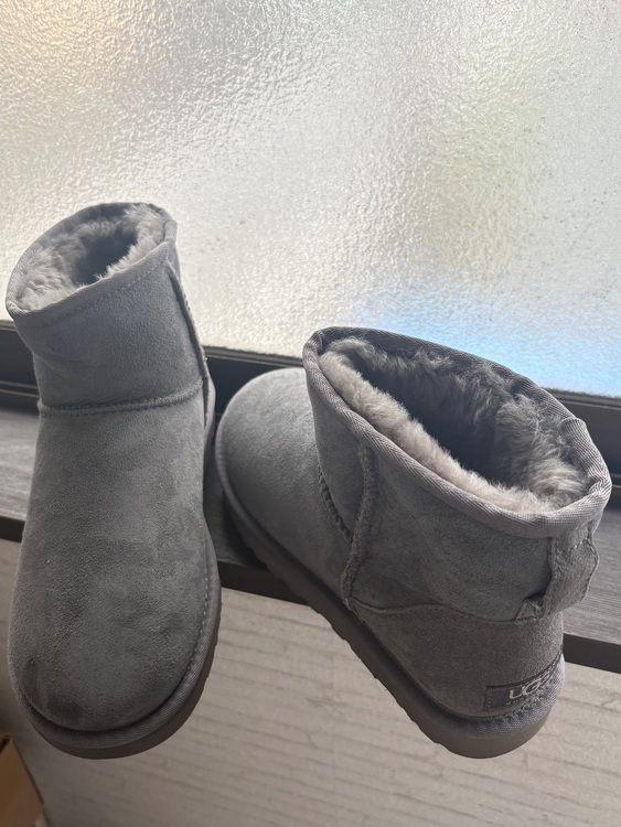 UGG（古着・ファッション）の商品画像 - 査定依頼日：2025年11月23日 - 最高査定価格：2,000円