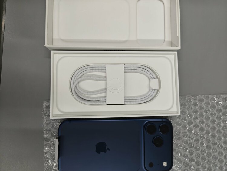 iPhone17promax（スマホ）の商品画像 - 査定依頼日：2026年8月23日 - 最高査定価格：169,000円