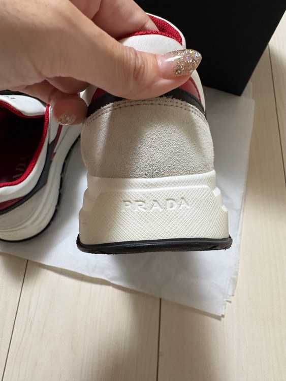 スニーカー（古着・ファッション）の商品画像 - 査定依頼日：2026年1月12日 - 最高査定価格：100,000円