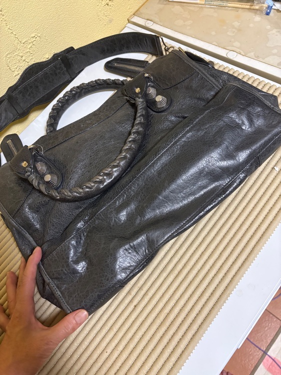 バレンシアガ  （ブランドバッグ）の商品画像 - 査定依頼日：2025年11月5日 - 最高査定価格：150,000円