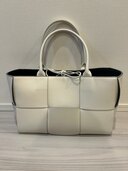 ボッテガ・ヴェネタ  （ブランドバッグ）の商品画像 - 査定依頼日：2025年4月7日 - 最高査定価格：138,000円