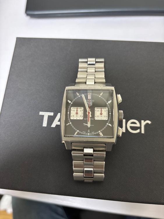 タグホイヤー モナコ CBL2113BA0644（高級時計）の商品画像 - 査定依頼日：2025年11月5日 - 最高査定価格：800,000円