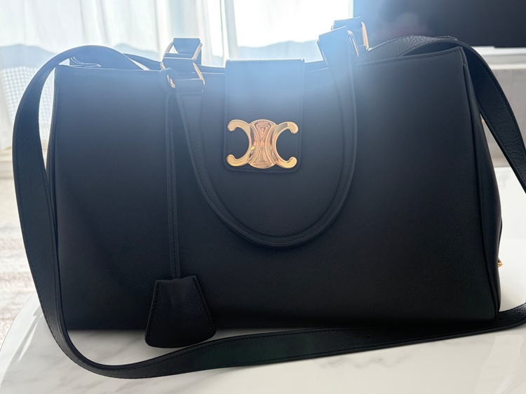 セリーヌ  （ブランドバッグ）の商品画像 - 査定依頼日：2026年4月13日 - 最高査定価格：200,000円