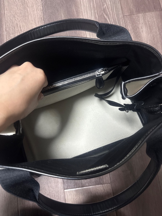 バレンシアガネイビーカバス（ブランドバッグ）の商品画像 - 査定依頼日：2025年12月21日 - 最高査定価格：60,000円