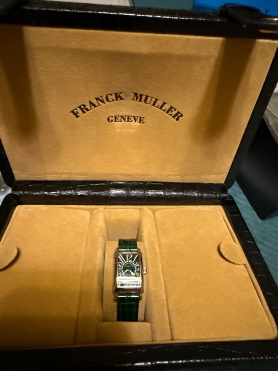 フランクミュラー ロングアイランド 802qy（高級時計）の商品画像 - 査定依頼日：2025年8月24日 - 最高査定価格：380,000円