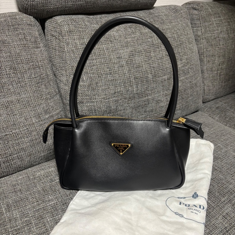 プラダ  （ブランドバッグ）の商品画像 - 査定依頼日：2025年9月4日 - 最高査定価格：243,000円