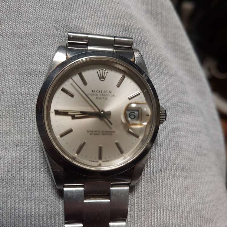 ロレックス パーペチュアルデイト ロレックス オイスター パーペチュアル デイト 15200（高級時計）の商品画像 - 査定依頼日：2025年4月13日 - 最高査定価格：570,000円