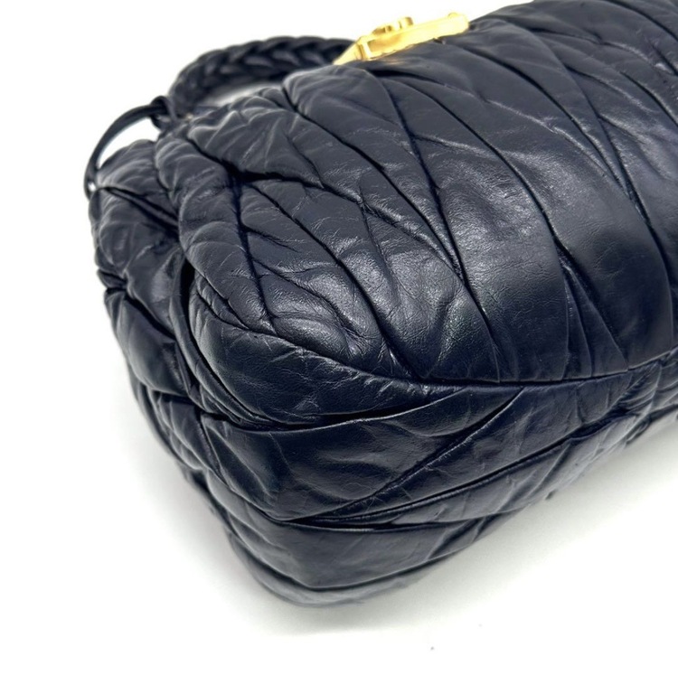 ミュウミュウ  （ブランドバッグ）の商品画像 - 査定依頼日：2026年1月25日 - 最高査定価格：20,000円