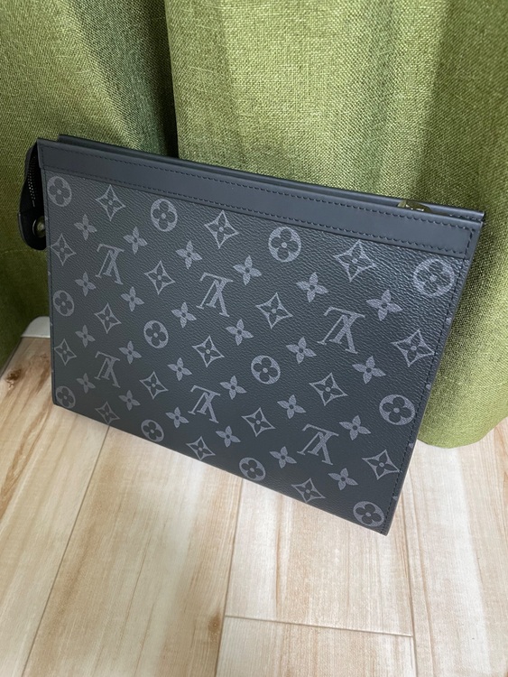 ポシェット・ヴォワヤージュ モノグラム・エクリプス（ブランドバッグ）の商品画像 - 査定依頼日：2025年8月14日 - 最高査定価格：55,000円