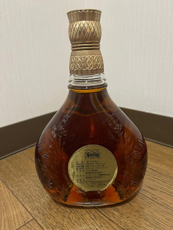 ジョニーウォーカー　スイング（お酒）の商品画像 - 査定依頼日：2025年2月20日 - 最高査定価格：1,100円