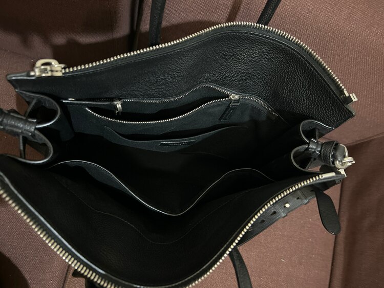 イブサンローラン  （ブランドバッグ）の商品画像 - 査定依頼日：2025年4月9日 - 最高査定価格：80,000円