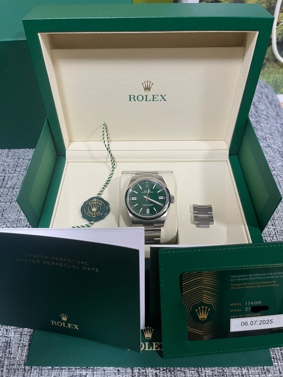 134300 オイパペ　グリーン（高級時計）の商品画像 - 査定依頼日：2025年7月9日 - 最高査定価格：1,400,000円