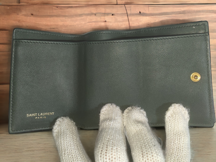 459880（ブランド財布・小物）の商品画像 - 査定依頼日：2025年3月20日 - 最高査定価格：30,000円