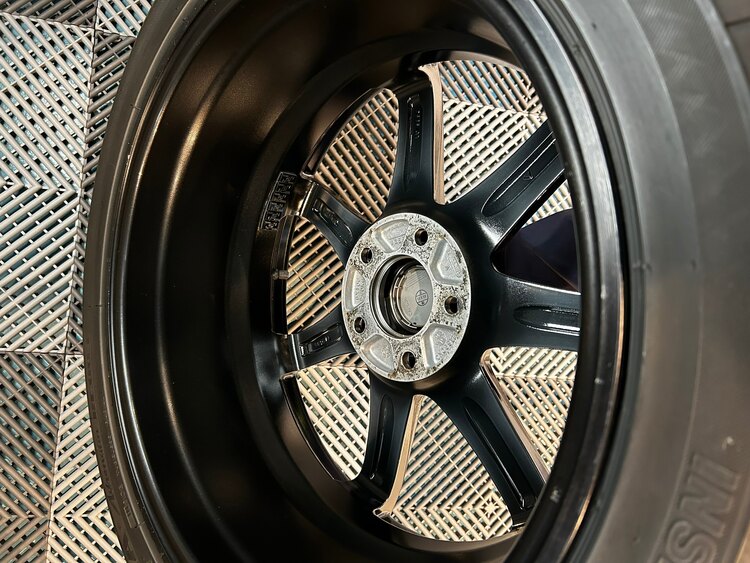 ENKEI PF07 SBK（カー用品）の商品画像 - 査定依頼日：2025年3月28日 - 最高査定価格：12,000円