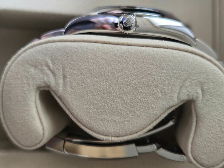 オイスターパペチュアル（高級時計）の商品画像 - 査定依頼日：2025年10月26日 - 最高査定価格：1,300,000円