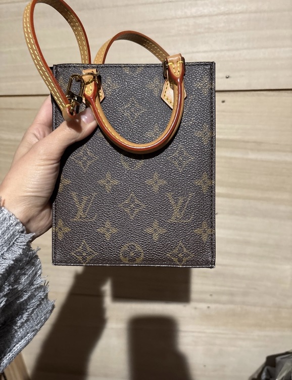 プティットサックプラ（ブランドバッグ）の商品画像 - 査定依頼日：2025年12月31日 - 最高査定価格：100,000円