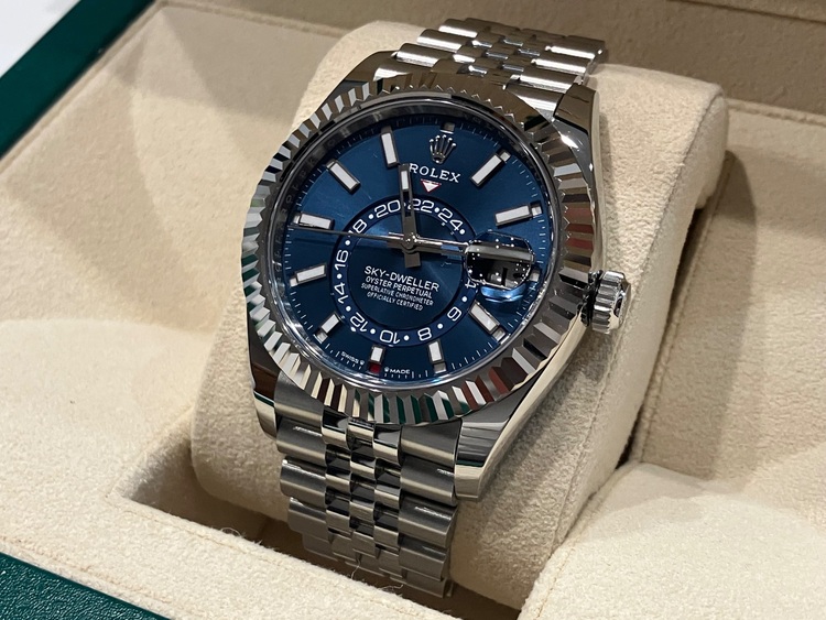 スカイドゥエラー ブライトブルー ジュビリーブレス（高級時計）の商品画像 - 査定依頼日：2025年6月14日 - 最高査定価格：3,650,000円