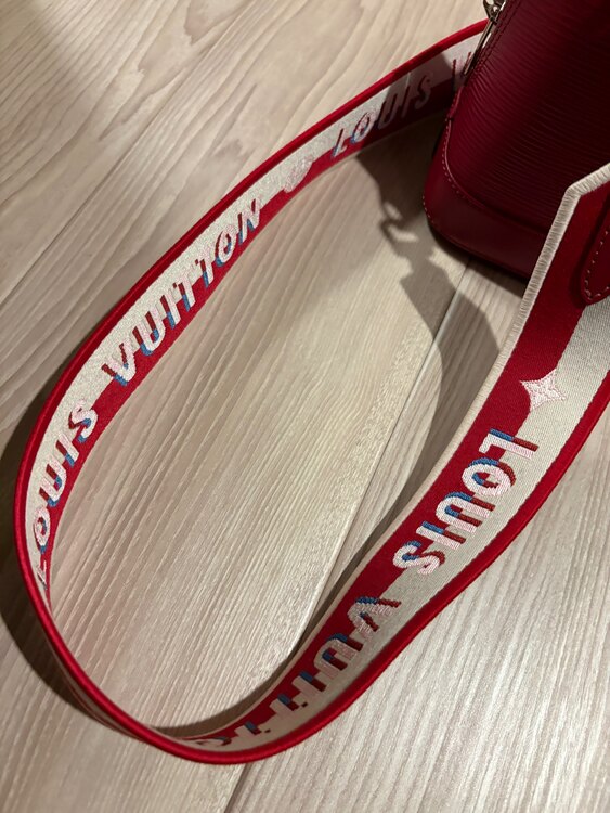 エピアルマBB（ブランドバッグ）の商品画像 - 査定依頼日：2025年3月29日 - 最高査定価格：200,000円