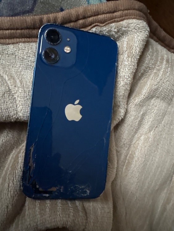 iPhone 12 mini 128GB au（スマホ）の商品画像 - 査定依頼日：2026年2月11日 - 最高査定価格：11,000円